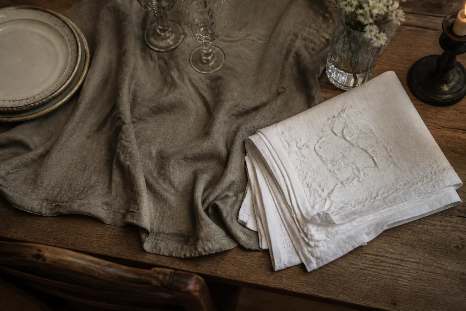 Lin lavé ou coton ancien : quel textile pour votre table ?